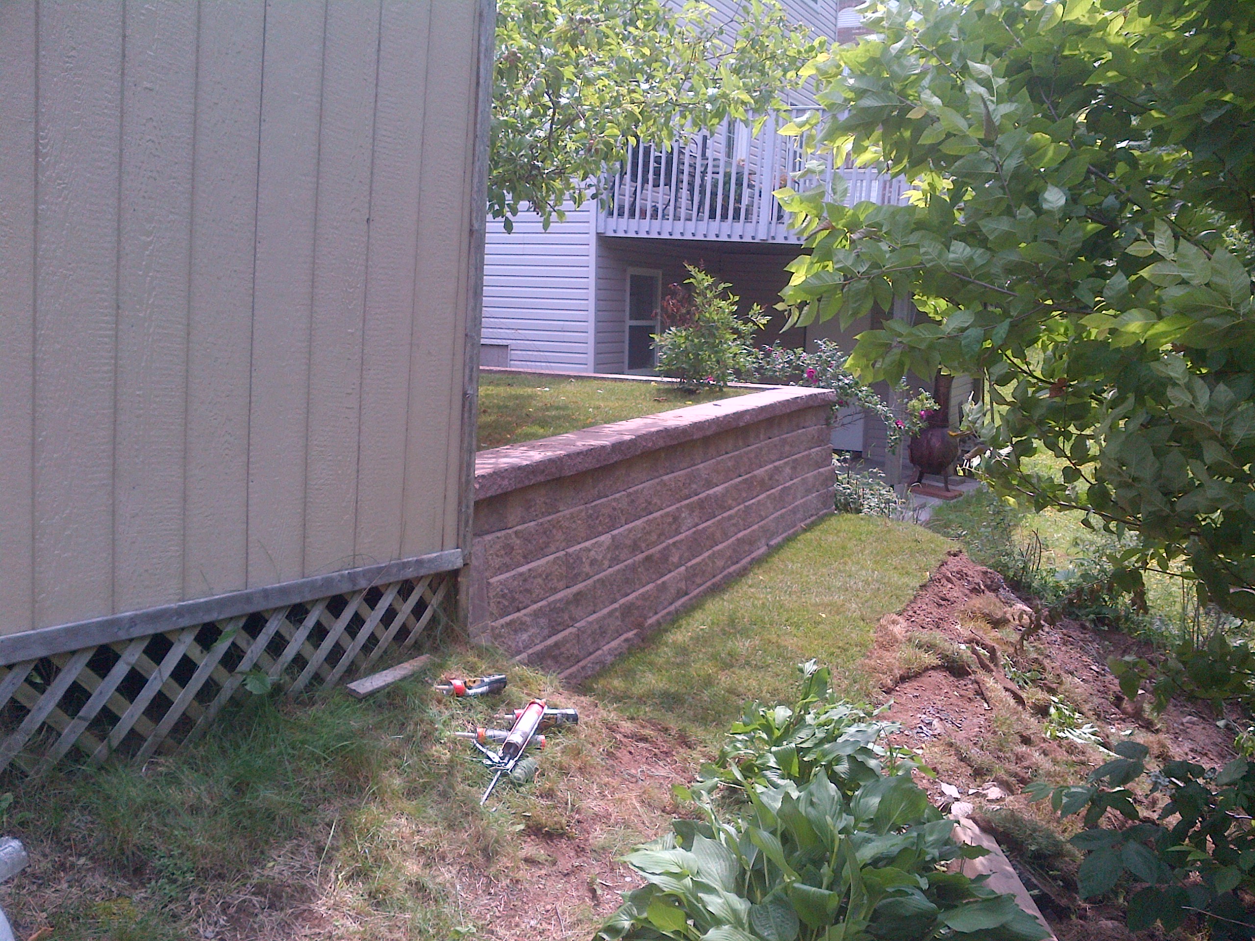 Retaining wall